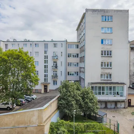 In Centre Starowiejska By Renters Apartmán